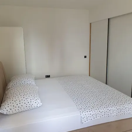 By The Sea - 21590 Apartman